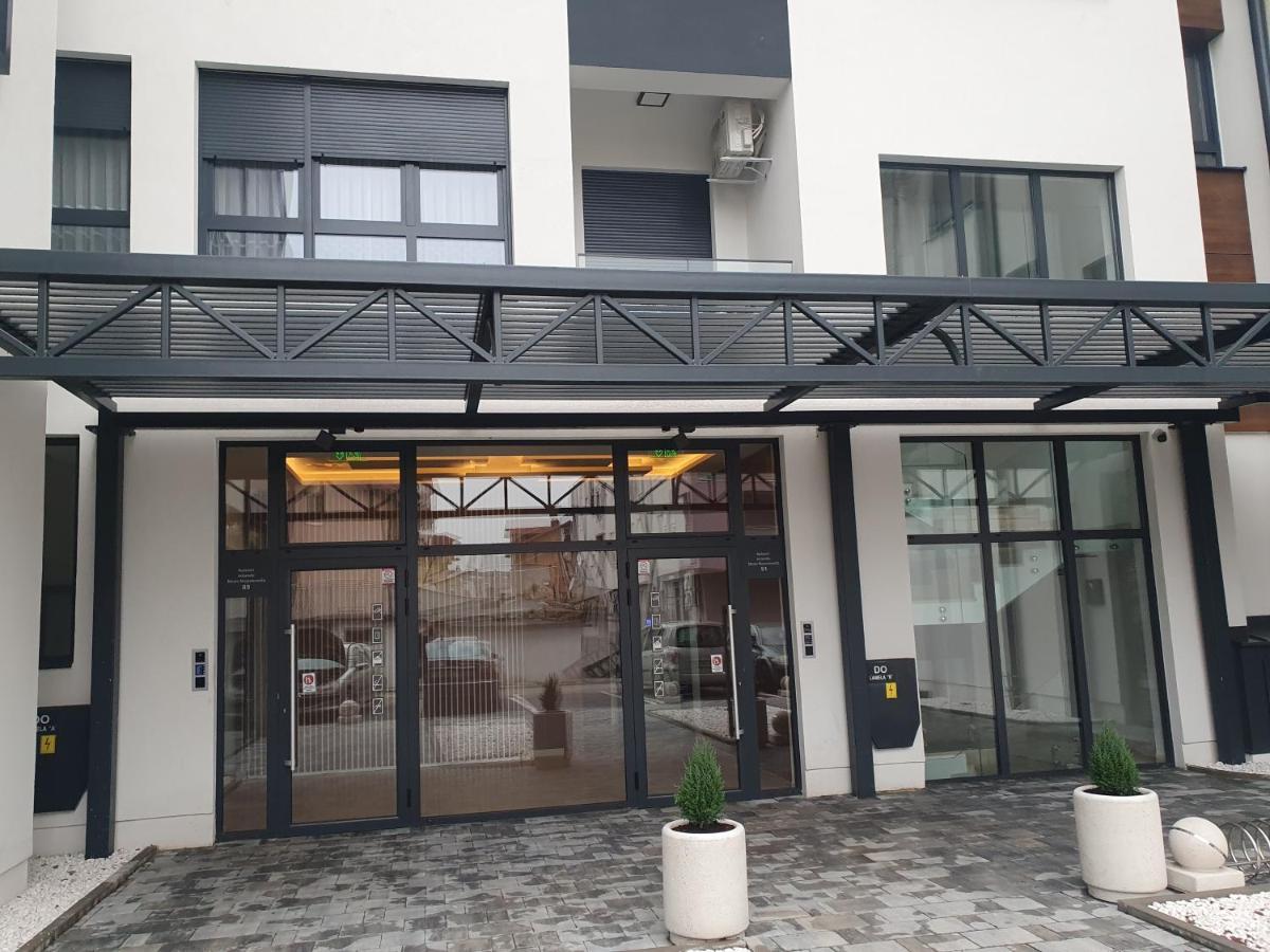 Lux Opera Apartment บันยาลูกา ภายนอก รูปภาพ